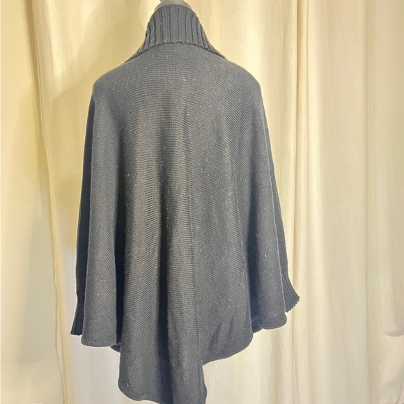 Denver Hayes Classic Black Women's Cape - Picture 7 of 7